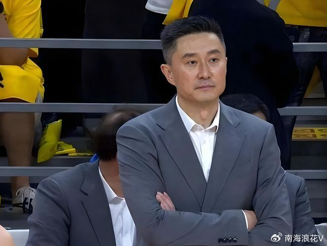 企鹅体育直播tv版-2米26中锋,砍24分14板大号两双，完爆同曦内线， 球迷：杜锋怎么看？|广州队|南京同曦|加时赛|徐昕|郭昊文_新浪体育_新浪新闻